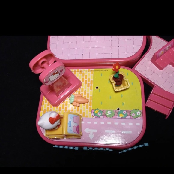 ❌SOLD❌Hello Kitty Playset With Carrying Case Sanrio 2007 Mini Play Set Toy - Picture 4 of 12